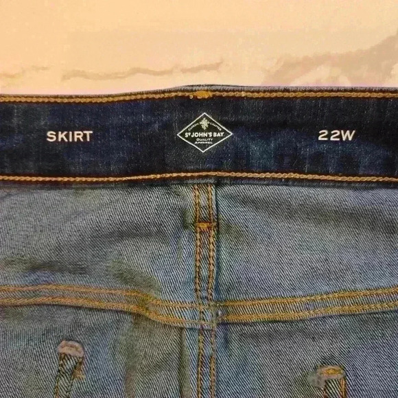 NWT St. Johns Bay Womens Plus Secretly Slender Button Fly Jean Skirt Size 22W - Picture 6 of 11